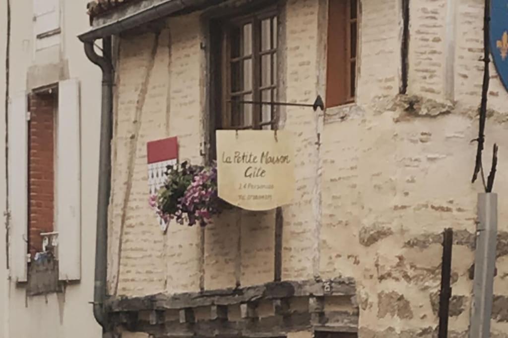 Petite Maison Medievale Parthenay Exterior foto