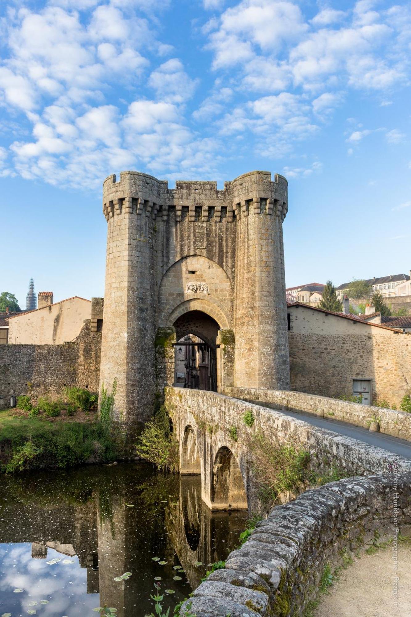 Petite Maison Medievale Parthenay Exterior foto